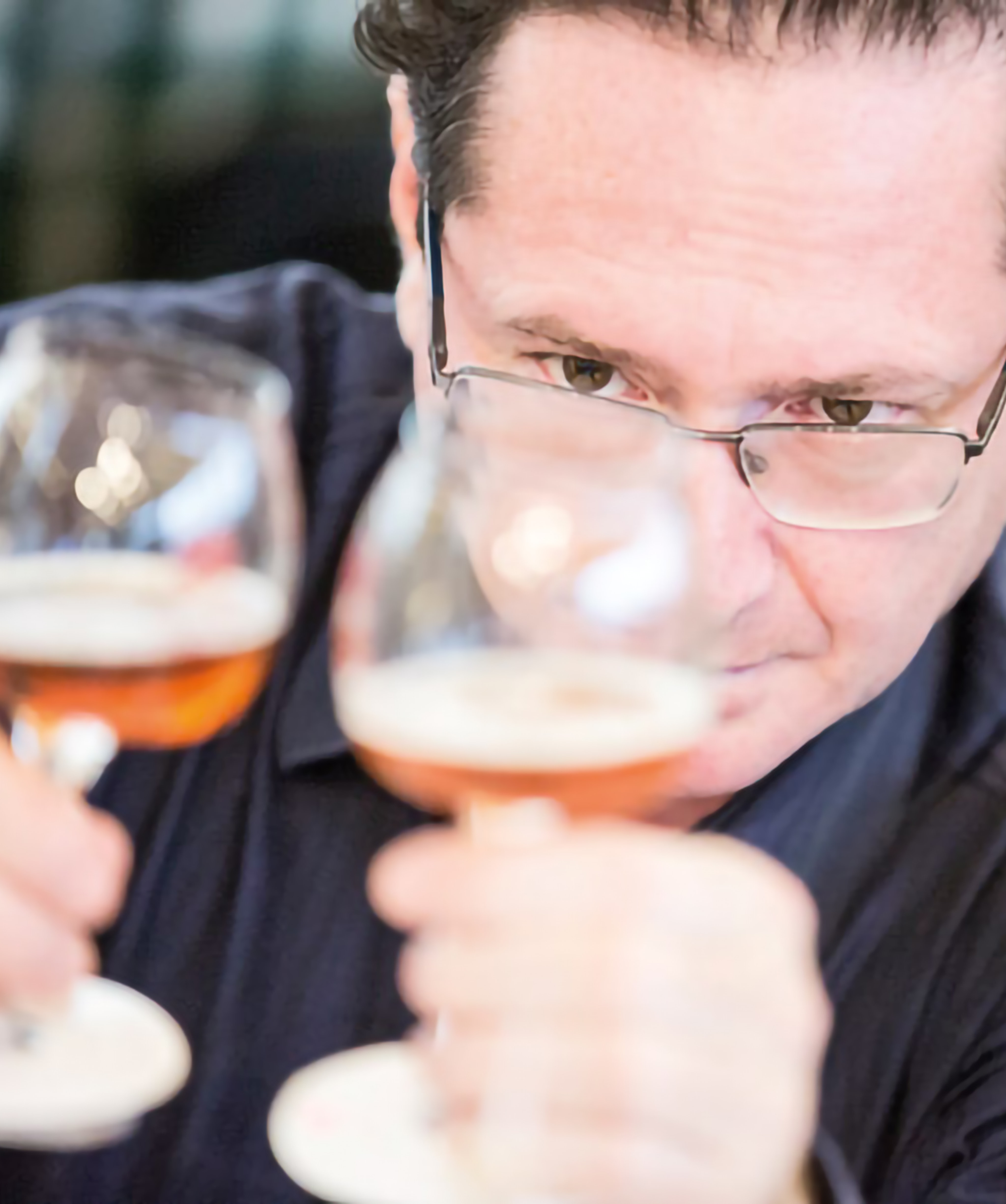 Stefan Grauvogl con bicchieri di birra